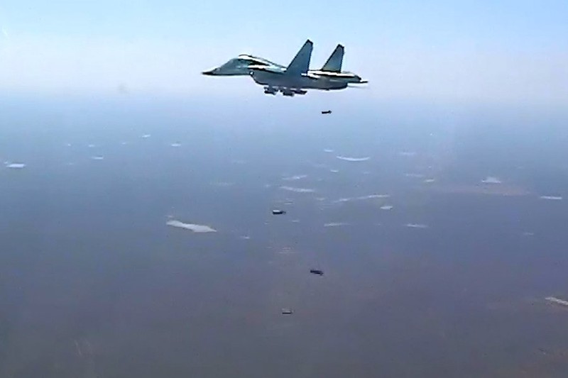 Máy bay Su-34 không kích 