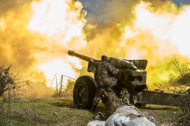 Pháo binh quân đội Syria trên chiến trường