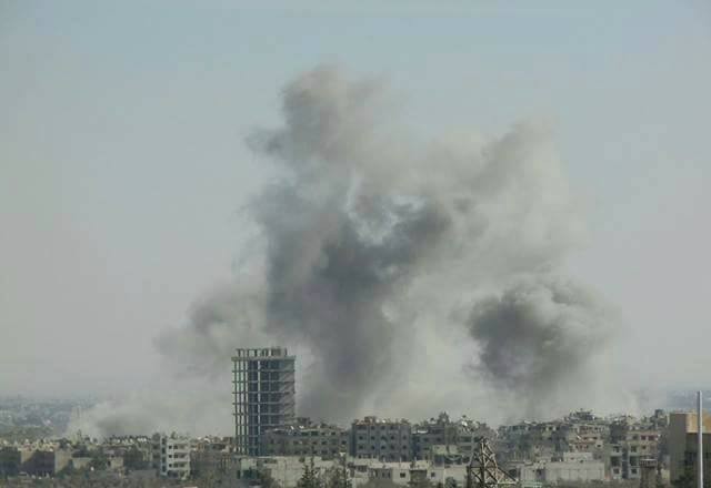 Không quân Syria dội bom vào thị trấn Douma