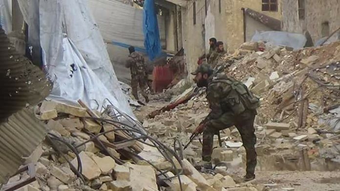 Binh sĩ Syria chiến đấu trên chiến trường Aleppo