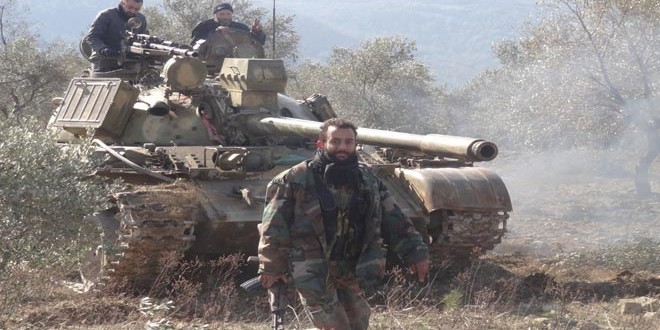Xe tăng quân đội Syria tấn công trên chiến trường Deir Ezzor