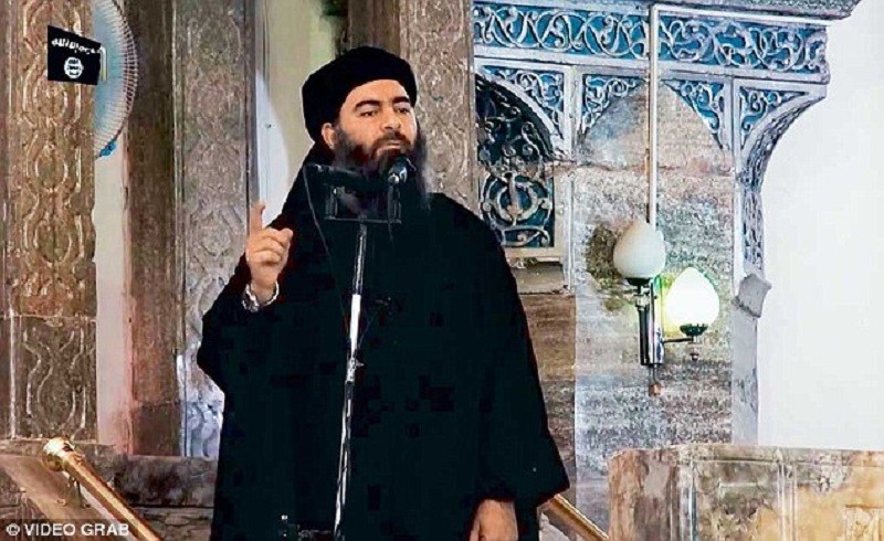 Thủ lĩnh IS Abu Bakr al-Baghdadi trong một lần phát biểu tại một nhà thờ ở Mosul năm 2014