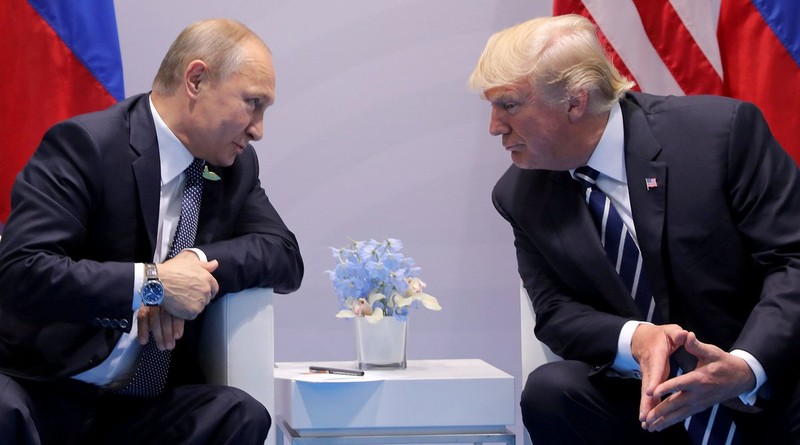 Cuộc gặp kéo dài hơn 2 giờ liên tiếp giữa tổng thống Mỹ Donald Trump và tổng thống Nga Vladimir Putin