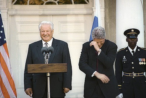 Boris Yeltsin  và Bill Clinton trong một cuộc họp báo ở Washington - ảnh ITAR-TASS