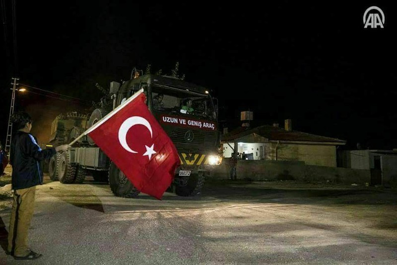 Quân đội Thổ Nhĩ Kỳ tiến vào Syria với sự chào mừng của những người dân ủng hộ "đối lập" - ảnh minh họa Masdar News