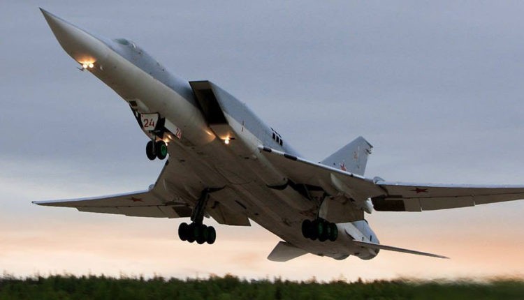 Máy bay ném bom chiến lược tầm xa Tu-22M3 quay trở về căn cứ đóng quân thường xuyên - ảnh minh họa Masdar News