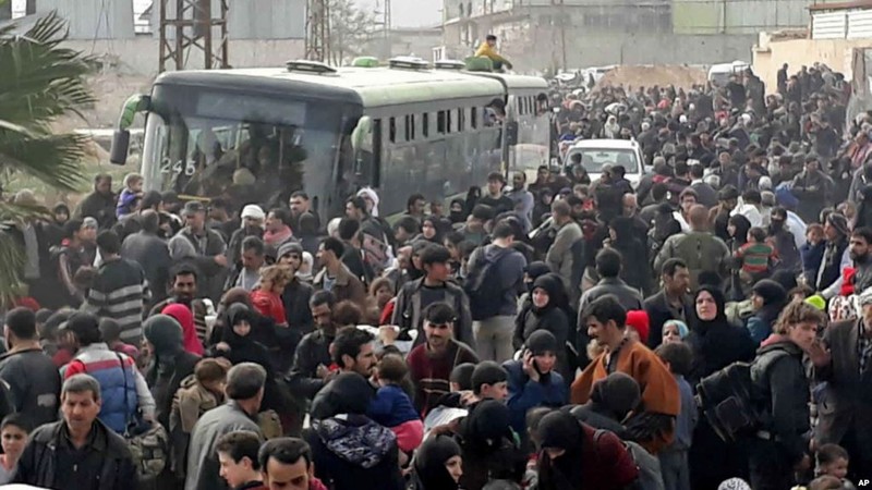 Hàng chục ngàn người dân Syria di tản khỏi Đông Ghouta - ảnh minh họa Muraselon