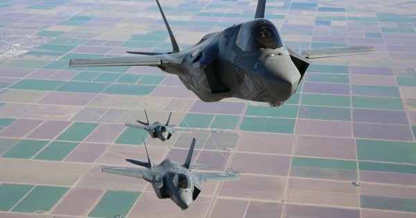 Máy bay tiêm kích tàng hình F-35. Ảnh minh họa The Aviationist