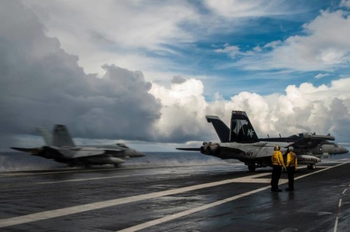 Tàu sân bay USS George Washington trên Biển Đông. Ảnh: Sina