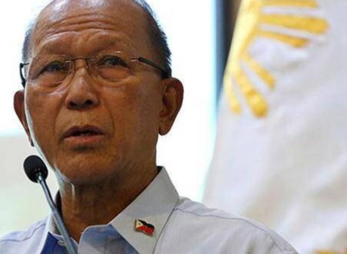 Bộ trưởng Quốc phòng Philippines, Delfin Lorenzana. Ảnh: Sina