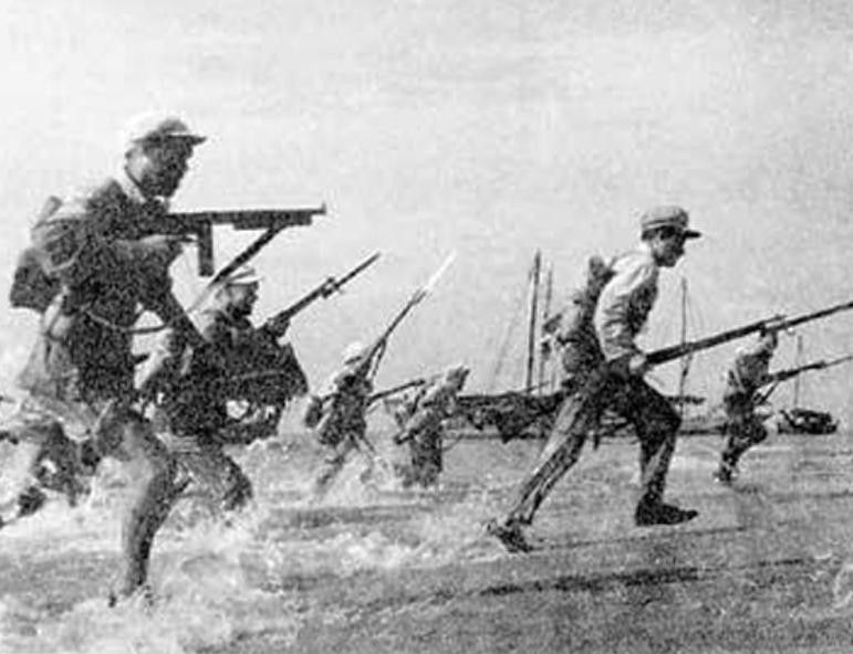 Binh sĩ quân đội Trung Quốc trong chiến dịch đảo Hải Nam. Ảnh: Cankao.