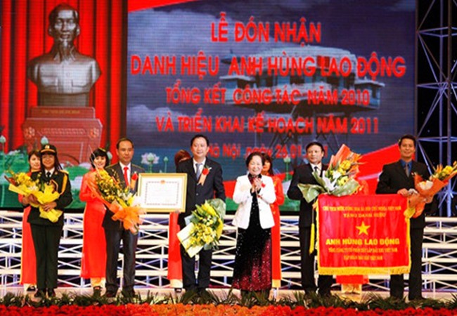 Trịnh Xuân Thanh nhận bằng khen "Anh hùng lao động"