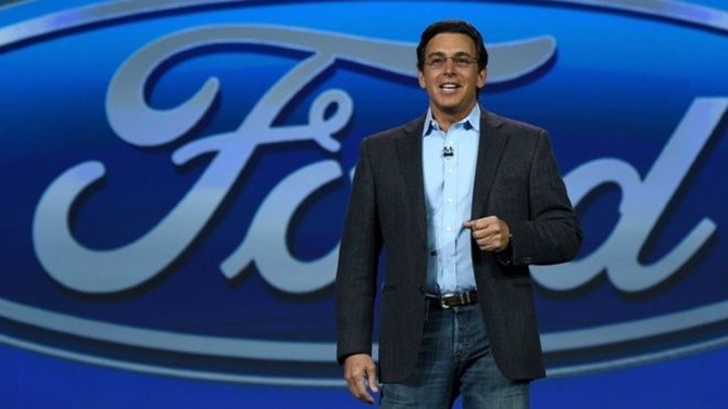 CEO Ford mất việc vì sự thất bại của hãng trong chuẩn bị cho tương lai