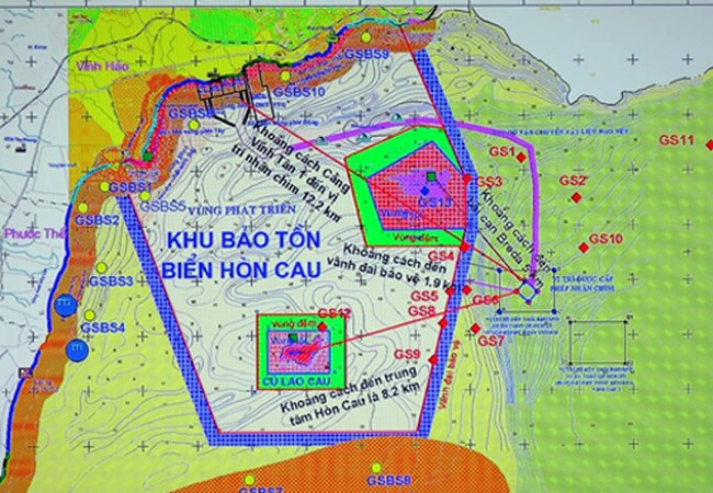 Bản đồ vị trí nhận chìm bùn xuống biển cách tâm Khu bảo tồn Hòn Cau 8 km và cách vành đai bảo vệ khu bảo tồn này 2 km. Ảnh: Tư Huynh.
