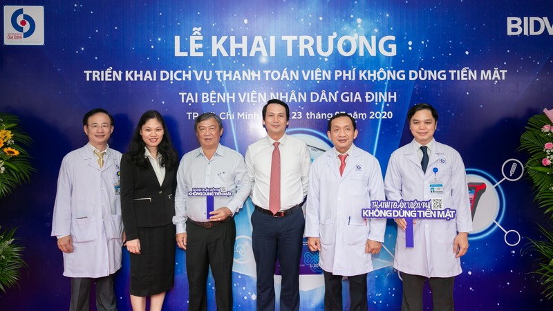 Lễ khai trương triển khai dịch vụ thanh toán viện phí không dùng tiền mặt tại Bệnh viện nhân dân Gia Định.