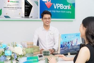 Cơ cấu giải thưởng gồm có 24 giải nhất, 180 giải nhì và 1.900 giải ba, với trị giá giải nhất 9.999.999 đồng/giải sẽ được trao cho các khách hàng may mắn.