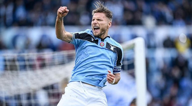 Với 27 bàn thắng tại Seri A, tiền đạo Ciro Immobile (Lazio) đang đứng đầu danh sách Vua phá lưới tại sân cỏ châu Âu. Ảnh CLB