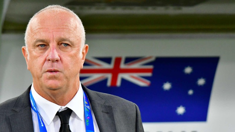 HLV Graham Arnold có kết quả xét nghiệm Covid-19 dương tính . Ảnh AP