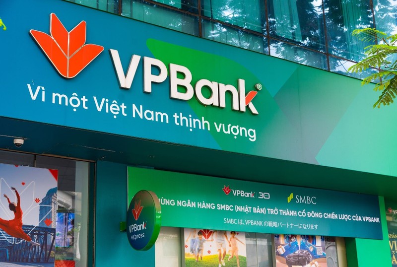 VPBank "nóng" chuyện nợ tại FE Credit và nhận về ngân hàng 0 đồng
