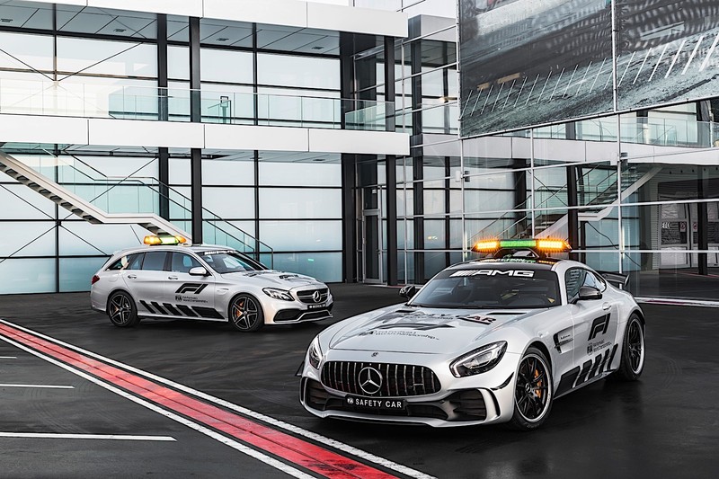 Trong giải đua F1, xe an toàn (Safety Car) quan trọng không kém gì những chiếc xe đua.