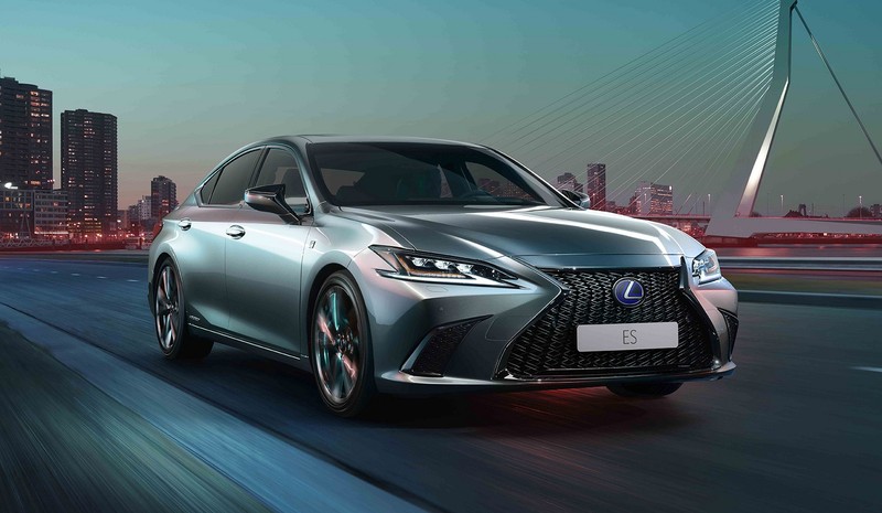 Lexus cho biết thế hệ thứ 7 của ES được giới thiệu lần này được xem như một màn lột xác trên mọi phương diện