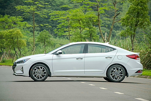 Hyundai Elantra bản nâng cấp tại Việt Nam. Ảnh: HTC
