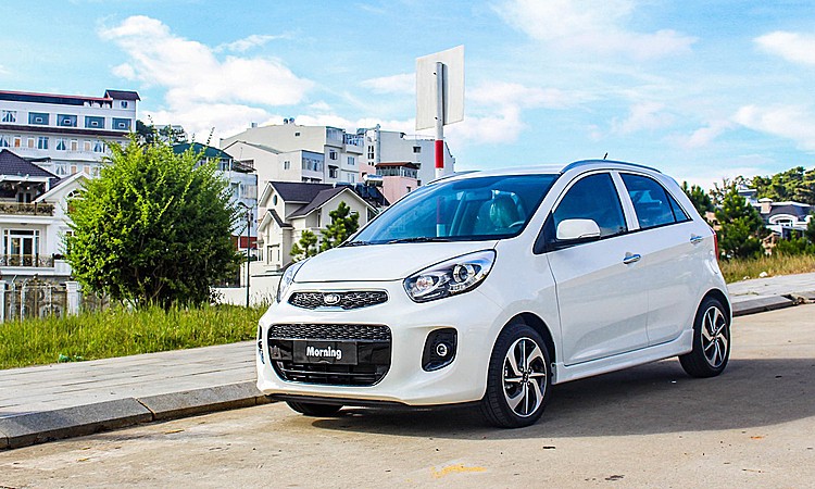 Một mẫu hatchback Morning lăn bánh tại Việt Nam. Ảnh: Kia Trường Chinh