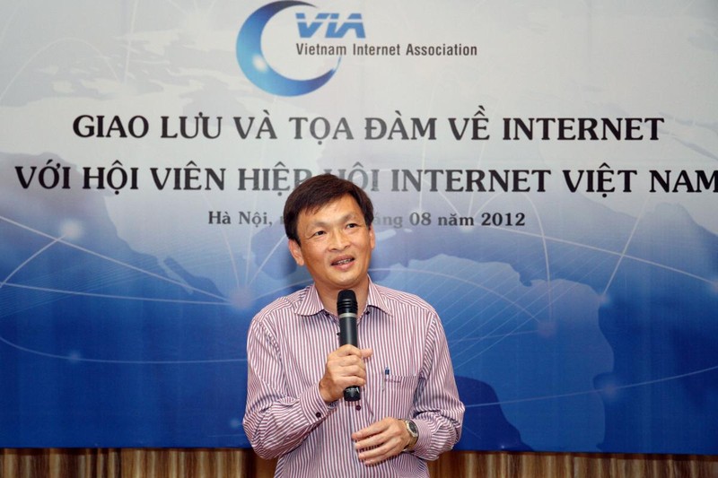 Ông Vũ Hoàng Liên tại một sự kiện về Internet năm 2012. Ảnh: NVCC