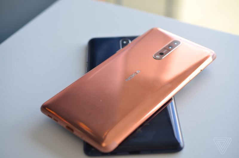 Nokia 8 là smartphone cao cấp của HMD Global (ảnh: The Verge)