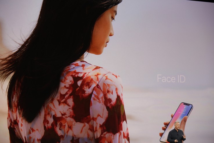 FaceID là một tính năng lần đầu tiên được Apple đưa vào iPhone (ảnh: TechCrunch)