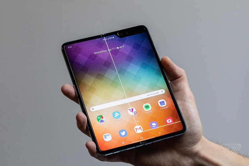 Galaxy Fold bị lỗi màn (ảnh: The Verge)