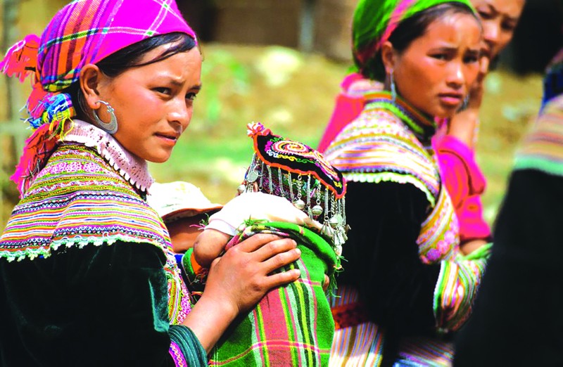 Nghiên cứu cho thấy, những khảo cứu trước đây chỉ tập trung vào hệ gene của người Kinh sẽ không thấy hết được tính đa dạng di truyền. Ảnh: Người Hmông ở Bắc Hà. Nguồn: Ngân hàng Thế giới