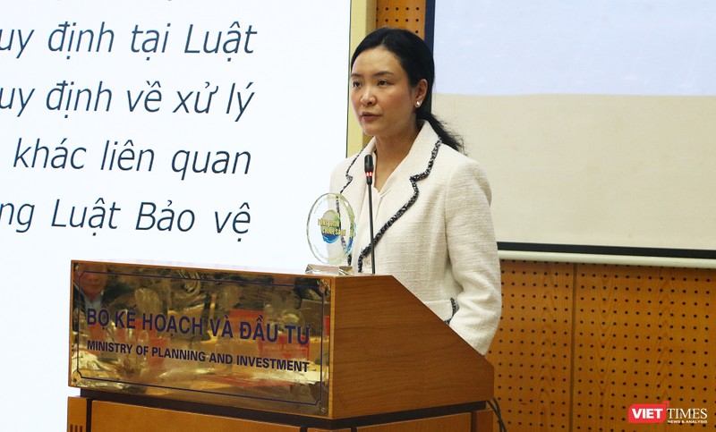 Bà Arianne T Jimenez, chuyên gia về dữ liệu của Tập đoàn Meta phát biểu tại Hội thảo