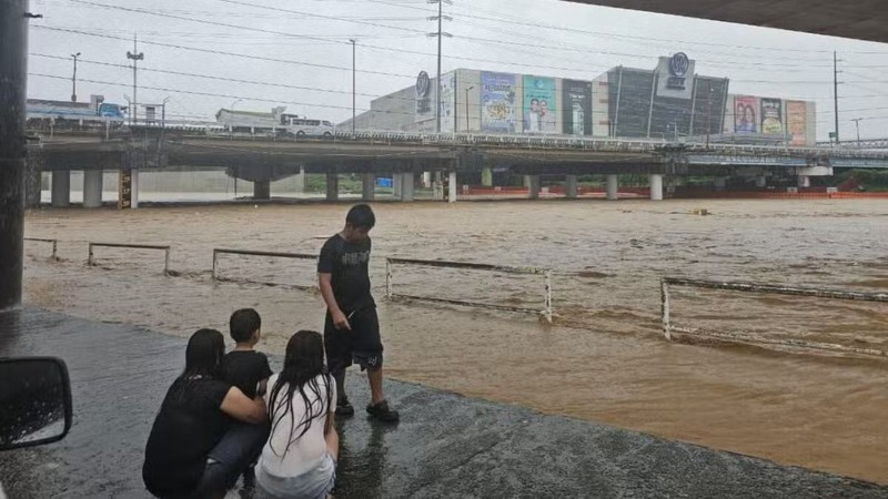 Bão Yagi đã càn quét qua Philippines, gây sạt lở nghiêm trọng và ngập lụt nặng. Ảnh: Inquirer