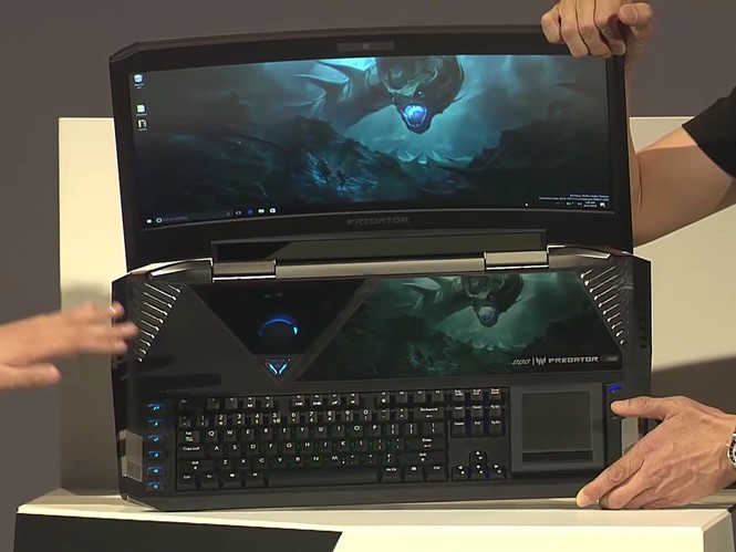 Acer Predator 21X được trang bị màn hình cong và nặng tới 8 kg- (ẢNH CHỤP TỪ THEVERGE).