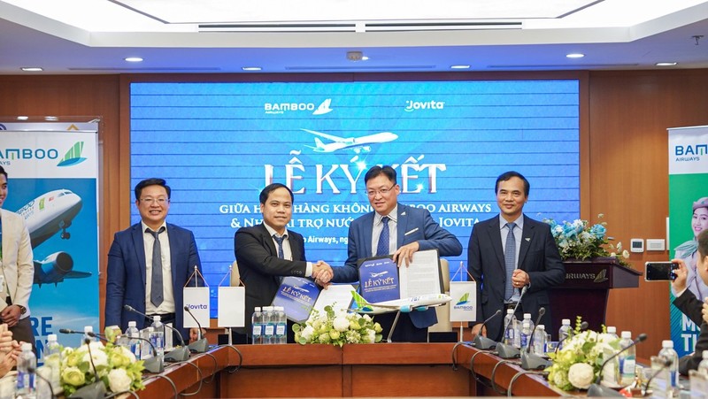 Jovita bắt tay Bamboo Airways đưa nước uống kiềm lên máy bay