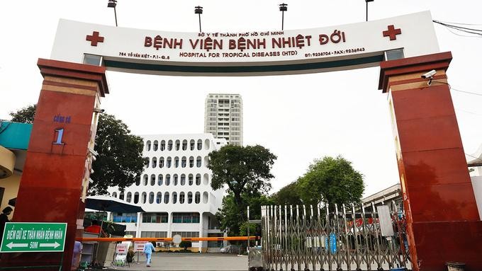 Bệnh viện Bệnh Nhiệt đới TP.HCM đã phong toả - Ảnh: Hữu Khoa