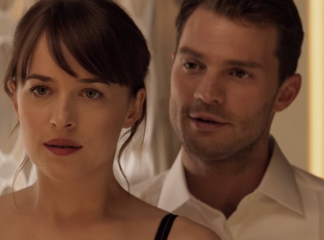 Bên cạnh những chi tiết mới mẻ, Fifty Shades Darker vẫn trung thành với ý tưởng chủ đạo của phim là những cảnh quay ướt át, nóng bỏng của cặp đôi “ngôn tình Tây phương”.