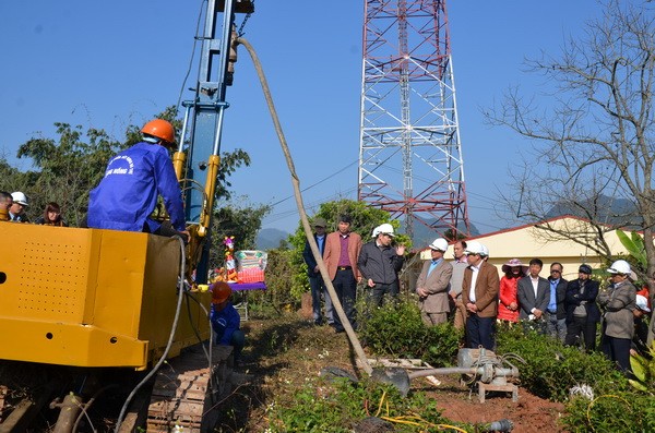 Triển khai xây dựng trạm định vị toàn cầu bằng vệ tinh đầu tiên tại Trạm Khí tượng nông nghiệp Mộc Châu, huyện Mộc Châu, tỉnh Sơn La