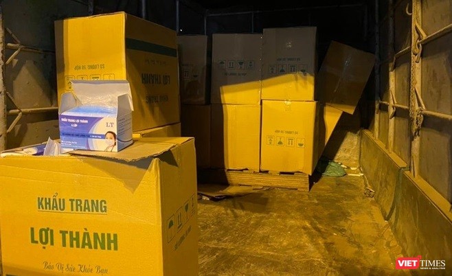 5 vạn chiếc khẩu trang lậu được mang đi tiêu thụ.