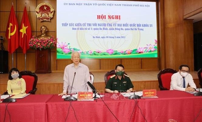 Tổng Bí thư Nguyễn Phú Trọng, Bí thư Quân uỷ Trung ương trình bày Chương trình hành động. 