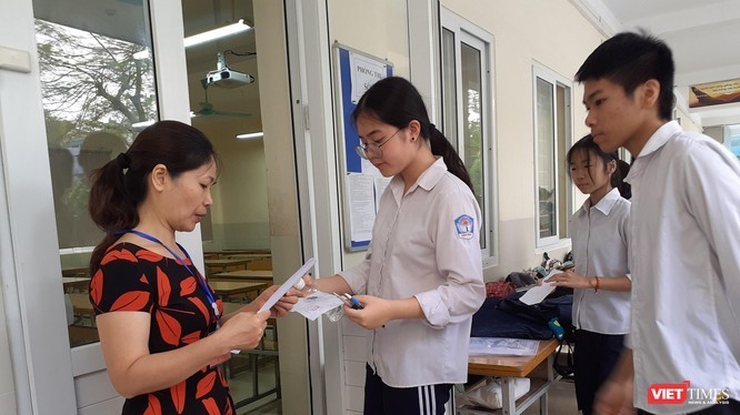 Sở GD-ĐT Hà Nội khẳng định, việc học tập và đăng ký nguyện vọng tuyển sinh vào các trường THPT là quyền, nhu cầu của học sinh và cha mẹ học sinh.