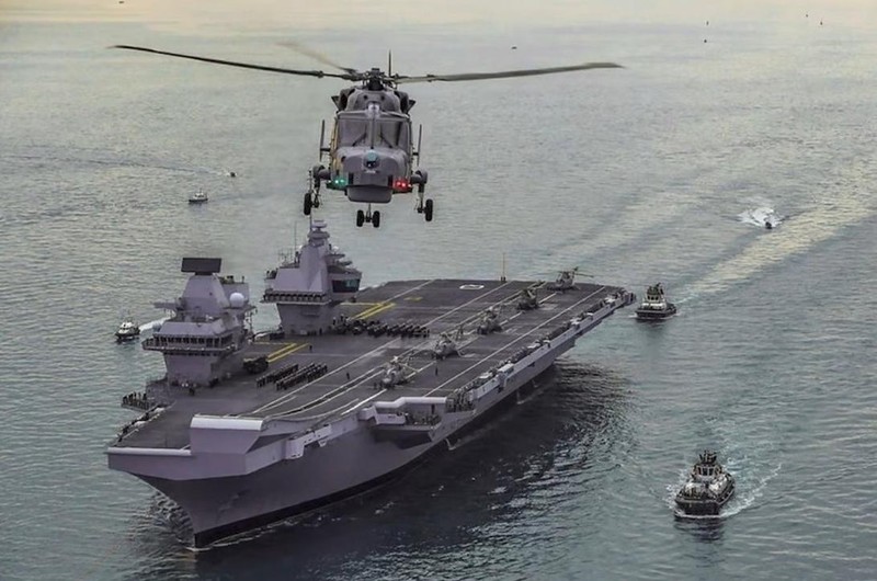 Nhóm tác chiến tàu sân bay HMS Queen Elizabeth của Anh (Ảnh: SCMP)