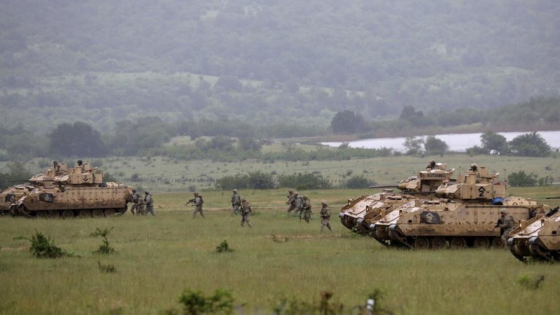 Binh sĩ Mỹ, Bulgaria và Georgia tập trận chung ở Bulgaria vào ngày 31/5/2021 (Ảnh: Reuters)