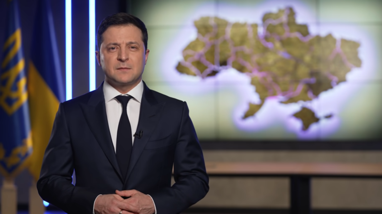 Tổng thống Ukraine Volodymyr Zelensky (Ảnh: RT)