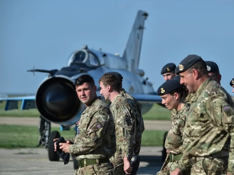 Ngôi làng trước cửa ngõ Ukraine sắp trở thành căn cứ không quân lớn nhất châu Âu của NATO, trong lúc Nga thề sẽ đi 'đến cùng' trong cuộc chiến (Ảnh: Business Insider)