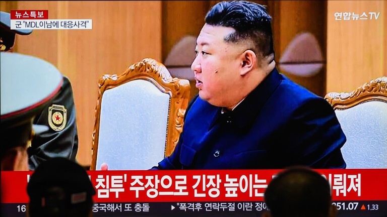 Bản tin phát thanh ở Seoul, Hàn Quốc cho thấy nhà lãnh đạo Triều Tiên Kim Jong-un phát biểu tại cuộc họp chính phủ ngày 15/10/2024 (Ảnh: Getty)