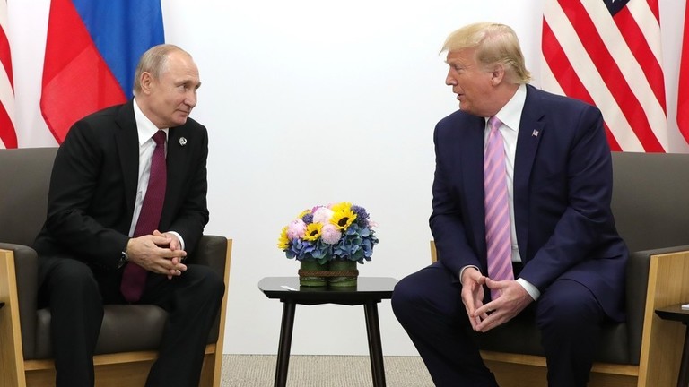 Tổng thống đắc cử Mỹ Donald Trump được cho là đã có cú điện đàm với Tổng thống Nga Vladimir Putin (Ảnh: Getty)