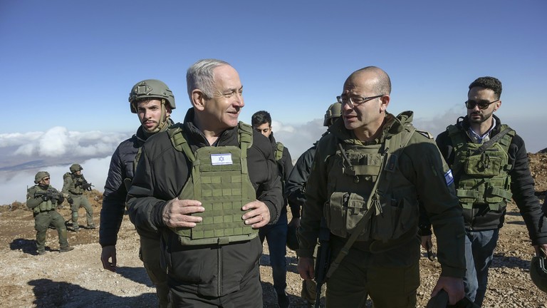 Thủ tướng Benjamin Netanyahu thăm lực lượng Israel ở vùng đệm bên trong lãnh thổ Syria ngày 17/12. Ảnh: Văn phòng Thủ tướng Israel.