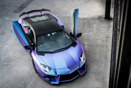 Lamborghini Aventador bản Rồng tím đặc biệt